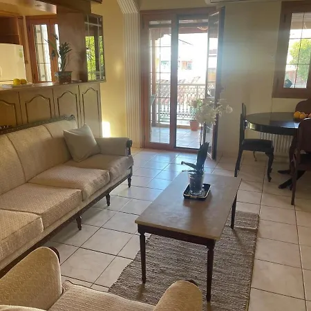 Cedar House A Greek Treasure Hébergement de vacances Sami (Kefalonia)