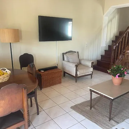 Cedar House A Greek Treasure Casa vacanze *